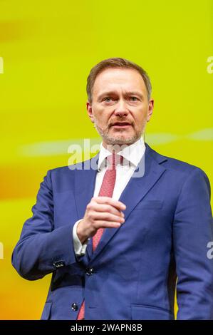 Stuttgart 125. Ordentlicher Landesparteitag, am Dreikoenigskundgebung der Freien Demokraten. 6. Januar 2024 im Stuttgarter Opernhaus, Dreikoenigstreffen der Freien Demokraten 2024, GER Christian Lindner MDB, Bundesvorsitzender der FDP Dreikoenigskundgebung der Freien Demokraten. 6. Januar 2024 im Stuttgarter Opernhaus, Dreikoenigstreffen der Freien Demokraten 2024, GER *** Stuttgart 125 ordentliche Landesparteikonferenz, am 6. Januar 2024 im Stuttgarter Opernhaus, Dreikönig-Rallye der Freien Demokraten 2024, GER Christian Lindner MDB, Bundesvorsitzender der FDP Dreikönig-Rallye der Freien Demokraten Stockfoto