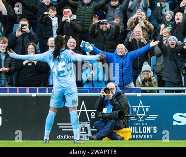 6. Januar 2024; Coventry Building Society Arena, Coventry, England; FA Cup Third Round Football, Coventry City gegen Oxford United; Kasey Palmer aus Coventry feiert nach dem 3. Tor für Coventry in der 17. Minute 3-1 Stockfoto