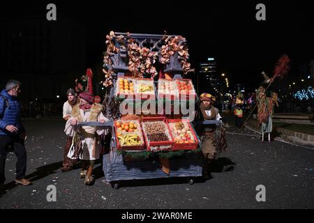 Schauspielerparade während der drei Könige Parade 2024 in Madrid, 5. Januar 2024 Spanien. Stockfoto