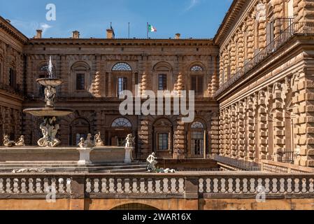 FLORENZ, ITALIEN - 18. SEPTEMBER 2023 - berühmter Palazzo Pitti in Florenz, Italien Stockfoto