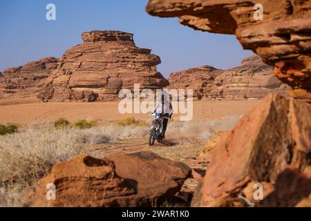 106 BAS Jérôme (fra), Team Universale Ride, KTM während der ersten Etappe der Dakar 2024 am 6. Januar 2024 zwischen Al-Ula und Al Henakiyah, Saudi-Arabien - Foto Florent Gooden / DPPI Stockfoto