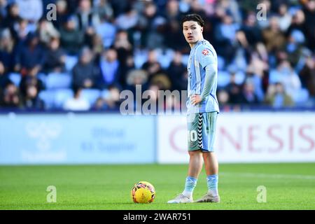 Coventry am Samstag, den 6. Januar 2024. Coventry, Großbritannien. Januar 2024. Callum OHare (10 Coventry City) wartet am Samstag, den 6. Januar 2024 in der Coventry Building Society Arena in Coventry auf den Elfmeterschießen beim Spiel der dritten Runde des FA Cup zwischen Coventry City und Oxford United. (Foto: Kevin Hodgson | MI News) Credit: MI News & Sport /Alamy Live News Stockfoto