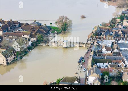 Luftaufnahme zeigt das Ausmaß der Überschwemmung in St Ives, Cambridgeshire nach Sturm Henk Stockfoto