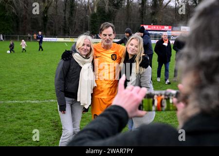 HAARLEM - ehemaliger Nationalspieler Ronald de Boer nach dem traditionellen Neujahrsspiel mit ehemaligen Nationalspielern der niederländischen Herrenmannschaft beim Royal HFC. ANP OLAF KRAAK netherlands Out - belgien Out Stockfoto