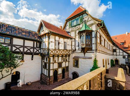 Bailiwick mit Margarethengang im ersten Hof der Wartburg in Eisenach, Thüringen Stockfoto