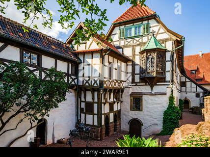 Bailiwick mit Margarethengang im ersten Hof der Wartburg in Eisenach, Thüringen Stockfoto