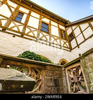 Bailiwick mit Margarethengang im ersten Hof der Wartburg in Eisenach, Thüringen Stockfoto