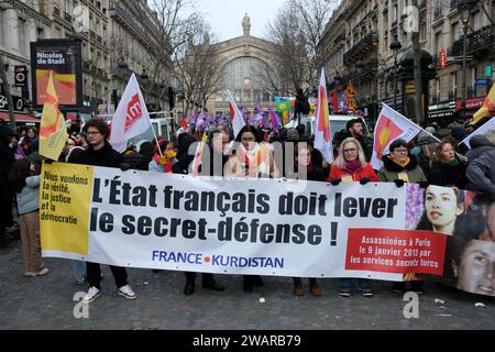 Les Kurdes manifestent et demandent encore à l''état francaais la Justice et la vérité sur les Assassinats des militanten Kurdes à Paris en 2013 et 2023 Stockfoto