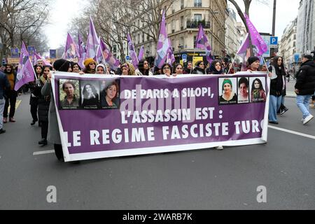 Les Kurdes manifestent et demandent encore à l''état francaais la Justice et la vérité sur les Assassinats des militanten Kurdes à Paris en 2013 et 2023 Stockfoto