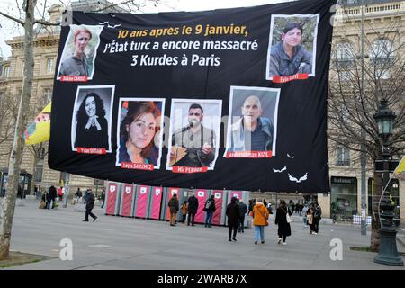 Les Kurdes manifestent et demandent encore à l''état francaais la Justice et la vérité sur les Assassinats des militanten Kurdes à Paris en 2013 et 2023 Stockfoto