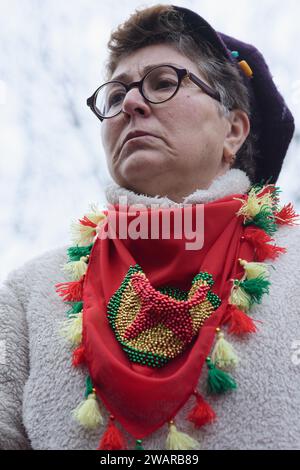 Les Kurdes manifestent et demandent encore à l''état francaais la Justice et la vérité sur les Assassinats des militanten Kurdes à Paris en 2013 et 2023 Stockfoto