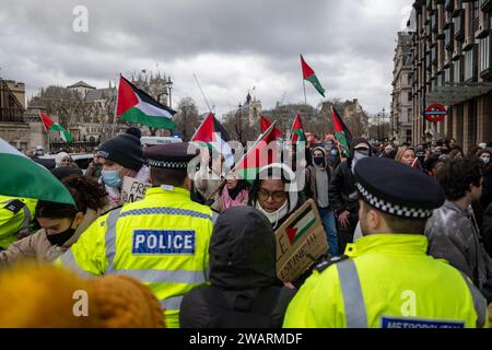 London/UK 6. JAN 2024: Antikriegsprotestierende versammelten sich im Zentrum Londons und forderten einen vollständigen Waffenstillstand in Gaza. Quelle: Aubrey Fagon/Alamy Live News Stockfoto
