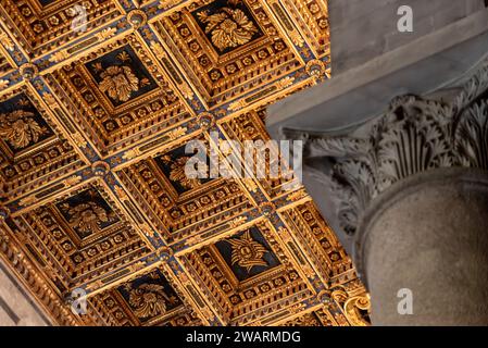PISA, ITALIEN - 17. SEPTEMBER 2023 - im Inneren der berühmten Kathedrale von Pisa Stockfoto