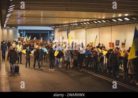 Demonstration Schützt Menschen - solidarisiert euch mit der Ukraine , 06.01.2024 Teilnehmer bei der Demonstration Demonstration Schützt Menschen - solidarisiert euch mit der Ukraine , 06.01.2024 Köln NRW Deutschland *** Demonstration Schützt Menschen solidarisiert euch mit der Ukraine , 06 01 2024 Teilnehmer an der Demonstration Schützt Menschen solidarisiert euch mit der Ukraine , 06 01 2024 Köln NRW Deutschland Copyright: xBEAUTIFULxSPORTS/Buriakovx Stockfoto