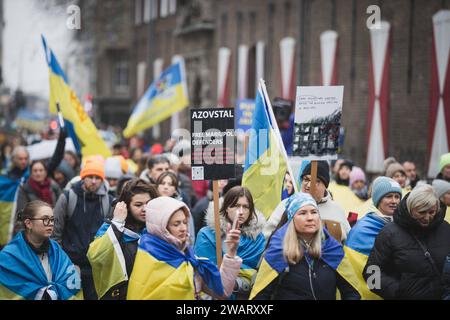 Demonstration Schützt Menschen - solidarisiert euch mit der Ukraine , 06.01.2024 Teilnehmer bei der Demonstration Demonstration Schützt Menschen - solidarisiert euch mit der Ukraine , 06.01.2024 Köln NRW Deutschland *** Demonstration Schützt Menschen solidarisiert euch mit der Ukraine , 06 01 2024 Teilnehmer an der Demonstration Schützt Menschen solidarisiert euch mit der Ukraine , 06 01 2024 Köln NRW Deutschland Copyright: xBEAUTIFULxSPORTS/Buriakovx Stockfoto