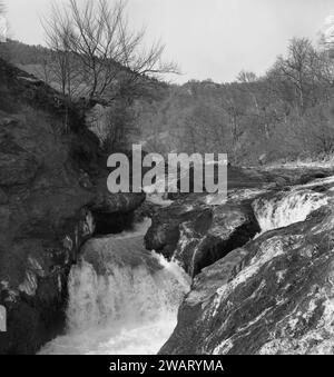 Lepsa, Kreis Vrancea, Rumänien, ca. 1978. Blick auf den Putna-Wasserfall. Stockfoto