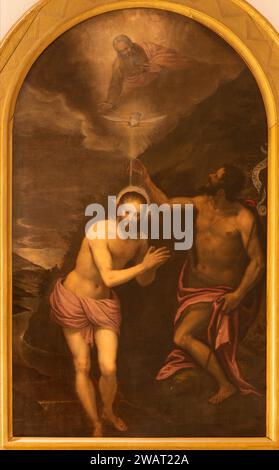 VICENZA, ITALIEN – 7. NOVEMBER 2023: Gemälde der Taufe Jesu in der Kirche Chiesa di Santo Stefano von Alessandro Maganza (1556–1630). Stockfoto