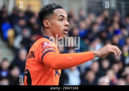 London, Großbritannien. Januar 2024. Omari Hutchinson aus Ipswich Town wurde am 6. Januar 2024 beim Spiel der 3. Runde des FA Cup zwischen AFC Wimbledon und Ipswich Town in Plough Lane in London gesehen. Foto von Carlton Myrie. Nur redaktionelle Verwendung, Lizenz für kommerzielle Nutzung erforderlich. Keine Verwendung bei Wetten, Spielen oder Publikationen eines einzelnen Clubs/einer Liga/eines Spielers. Quelle: UK Sports Pics Ltd/Alamy Live News Stockfoto