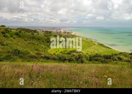 Malerischer Blick über Whitbread Hollow in Richtung Eastbourne ( South Downs National Park ) Stockfoto