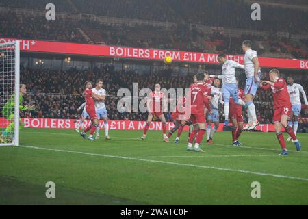 Middlesbrough am Samstag, den 6. Januar 2024. Ezri Konsa von Aston Villa macht sich beim Spiel der dritten Runde des FA Cup zwischen Middlesbrough und Aston Villa im Riverside Stadium, Middlesbrough, am Samstag, den 6. Januar 2024, auf den Weg zum Tor. (Foto: Trevor Wilkinson | MI News) Credit: MI News & Sport /Alamy Live News Stockfoto