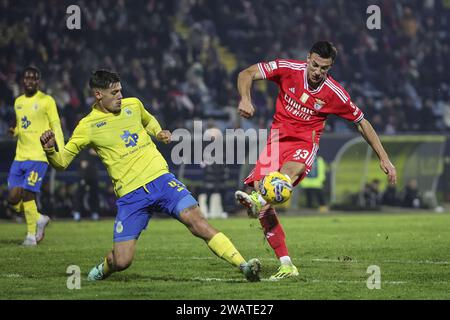 Arouca, Portugal. Januar 2024. Arouca, 06/2024 - der Futebol Clube de Arouca hat heute Abend Sport Lisboa e Benfica im Stadtstadion von Arouca ausgetragen, in einem Spiel, das für die 16. Runde der I League 2023 zählt. Petar Musa (Tony Dias/Global Imagens) Credit: Atlantico Press/Alamy Live News Stockfoto