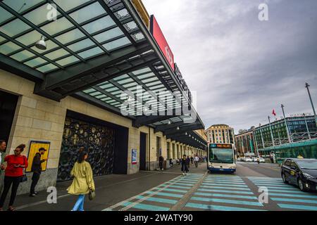 Genf, Schweiz - 8. September 2023: Bahnhof Genf Cornavin der SBB-Hauptbahnhof Genf in der Schweiz Stockfoto