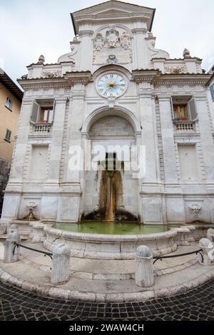 Brunnen der Piazza del Mercato - Spoleto - Italien Stockfoto