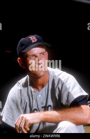 VERO BEACH, FL - MÄRZ 1956: Norm Zauchin #3 der Boston Red Sox posiert für ein Porträt vor einem MLB Spring Training Spiel gegen die Brooklyn Dodgers um März 1956 in Vero Beach, Florida. (Foto von Hy Peskin) *** örtliche Unterschrift *** Norm Zauchin Stockfoto