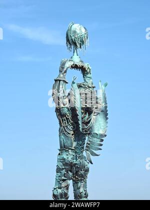 Eiserne Erzengelstatue von Aureliano Aguiar in vila nova de Milfontes in Portugal Stockfoto