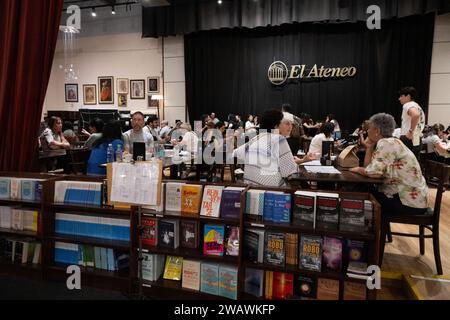 El Ateneo Grand Splendid Bookshop, Buenos Aires, Argentinien. Immer wieder zu einem der schönsten Buchhandlungen der Welt gewählt. Stockfoto