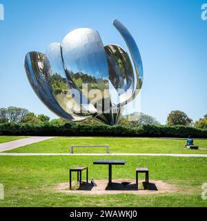 Floralis Generica, Metallblumen-Skulptur, Buenos Aires, Argentinien Stockfoto