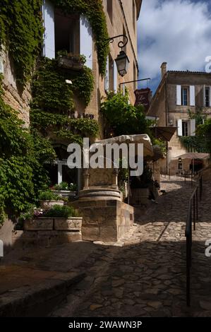 Restaurant Le Tertre, rue du Tertre-de-la-St-Emilion, im Zentrum von Saint-Emilion, mittelalterliches Dorf im Herzen des Weingebietes Bordeaux im Departement Gironde, Nouvelle-Aquitaine, Frankreich. Stockfoto