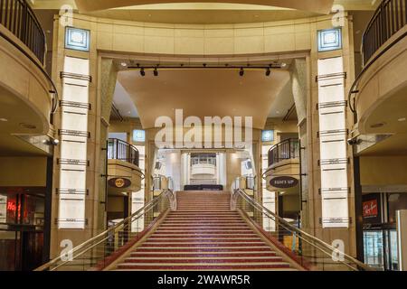 Die große Treppe im Dolby Theatre am Hollywood Boulevard in Los Angeles, Kalifornien, USA. Veranstaltungsort der jährlichen Academy Awards-Zeremonie. Stockfoto