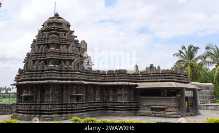 Wunderschön geschnitzter Tempel des Sri Mukteshwara Tempels, Chalukya Tempel aus dem 12. Jahrhundert, gewidmet Lord Shiva, Choudayyadanapur, Karnataka, Indien. Stockfoto