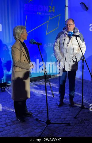 CSU-Landesgruppe im Bundestag trifft sich in Kloster Seeon. Beginn der dreitägigen Klausurtagung. Zum Auftakt trafen sich Parteichef Dr. Markus Söder und EU-Kommissionspräsidentin Ursula von der Leyen. Foto: CSU Winterklausur, Ursula von der Leyen und Alexander Dobrindt *** CSU-Regionalgruppe im Bundestag trifft sich im Kloster Seeon Start des dreitägigen Retreats Parteivorsitzenden Dr. Markus Söder und EU-Kommissionspräsidentin Ursula von der Leyen trafen sich beim Start Foto CSU WinterRetreat, Ursula von der Leyen und Alexander Dobrindt Stockfoto