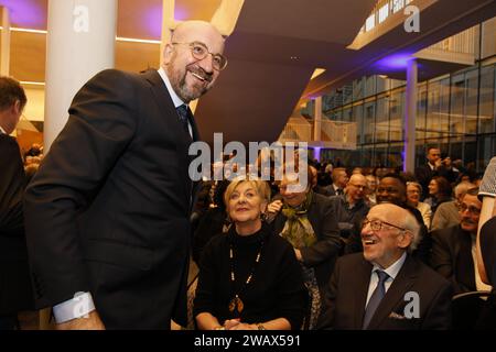 Der Präsident des Europäischen rates, Charles Michel, und Louis Michel, wurden auf dem nationalen Neujahrskongress der französischsprachigen liberalen Partei MR. Mouvement Reformateur, Sonntag, den 7. Januar 2024, in Louvain-la-Neuve vorgestellt. BELGA FOTO NICOLAS MAETERLINCK Stockfoto