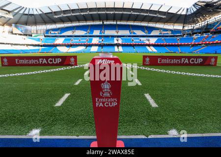 Manchester, Großbritannien. Januar 2024. Innenansicht des Stadions vor dem dritten Runde des Emirates FA Cups Manchester City gegen Huddersfield Town im Etihad Stadium, Manchester, Großbritannien, 7. Januar 2024 (Foto: Conor Molloy/News Images) in Manchester, Großbritannien am 2024. (Foto: Conor Molloy/News Images/SIPA USA) Credit: SIPA USA/Alamy Live News Stockfoto