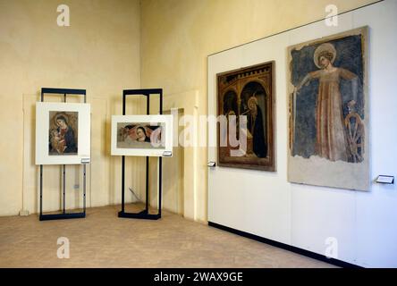 Italien Umbrien Foligno: Palazzo Trinci. Hier gibt es eine Kunstgalerie und ein archäologisches Museum. Zimmer und künstlerische Fresken Stockfoto