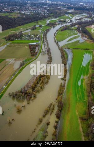 Luftbild, Ruhrhochwasser, Weihnachtshochwasser 2023, Fluss Ruhr tritt nach starken Regenfällen über die Ufer, Überschwemmungsgebiet Campingplatz Haus Kron an der Mintarder Straße, Bäume im Wasser, Menden und Ickten, Mülheim an der Ruhr, Ruhrgebiet, Nordrhein-Westfalen, Deutschland ACHTUNGxMINDESTHONORARx60xEURO *** Luftbild, Ruhrflut, Weihnachtsflut 2023, die Ruhr überquert ihr Ufer nach Starkregen, Überschwemmungsgebiet, Campingplatz Haus Kron an der Mintarder Straße, Bäume im Wasser, Menden und Ickten, Mülheim an der Ruhr, Ruhrgebiet, Nordrhein-Westfalen, Deutschland ATTENTIONxMINDESTHONORARx6 Stockfoto