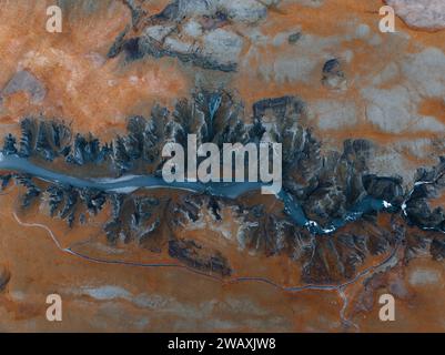 Berühmter Fjadrargljufur Canyon in Island aus der Vogelperspektive. Top-Touristenziel. Südosten Islands, Europa. Stockfoto