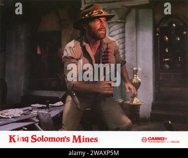 RICHARD CHAMBERLAIN als Allan Quatermain in KING SOLOMONS MINES 1985 Regisseur J. LEE THOMPSON nach dem Roman von H. Rider Haggard Gene Quintano und James R. Silke, Jerry Goldsmith Kostümdesign Tony Pueo Produzenten Yoram Globus und Menahem Golan The Cannon Group / Golan-Globus Productions / Cannon Produktionen / Kino '84 / Limelight Stockfoto