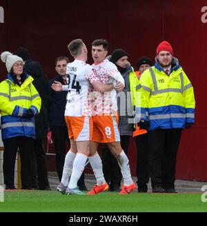 The City Ground, Nottingham, Großbritannien. Januar 2024. FA Cup Third Round Football, Nottingham Forest gegen Blackpool; Albie Morgan von Blackpool feiert sein Tor in 27. Minute und schafft es 2-0 Credit: Action Plus Sports/Alamy Live News Stockfoto