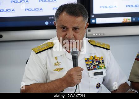 DETENCION NARCOTRAFICO GRAN FENIX 3 Quito 7 de enero 2024. Rueda de prensa por parte del Jefe de Estado Bürgermeister de las Armada Pablo Caicedo Salvador y el Direktor nacional de Antidrogas Willian Villaroel Trujillo donde Dan a conocer la detencion conjunta con fuerzas colombiana de los hermanos Cuero Valencia importantes miembros de un red de narcotrafico que operaba en la frontera Colombo Ecuatoriana. API / DANIEL MOLINEROS Quito Pichincha Ecuador CLJ-DETENCIONNNARCOTRAFICOGRANFENIX3-2410fa8a600f33032b38faec1fa8b1d1 *** NARCOTRAFFICKING HAFT GRAN FENIX 3 Quito 7. Januar 2024 Pressekonferenz Stockfoto