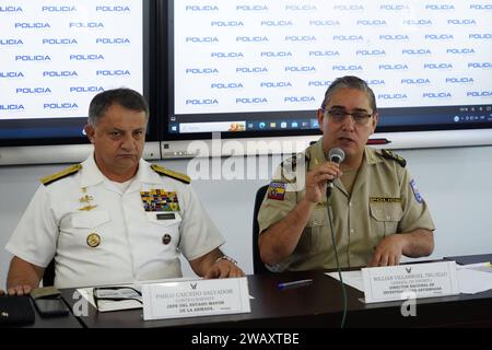 DETENCION NARCOTRAFICO GRAN FENIX 3 Quito 7 de enero 2024. Rueda de prensa por parte del Jefe de Estado Bürgermeister de las Armada Pablo Caicedo Salvador y el Direktor nacional de Antidrogas Willian Villaroel Trujillo donde Dan a conocer la detencion conjunta con fuerzas colombiana de los hermanos Cuero Valencia importantes miembros de un red de narcotrafico que operaba en la frontera Colombo Ecuatoriana. API / DANIEL MOLINEROS Quito Pichincha Ecuador CLJ-DETENCIONNNARCOTRAFICOGRANFENIX3-edc25447012b6a40222733b8bb682486 *** NARCOTRAFFICKING HAFT GRAN FENIX 3 Quito 7. Januar 2024 Pressekonferenz Stockfoto