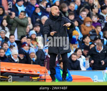 Manchester, Großbritannien. Januar 2024. PEP Guardiola, Managerin von Manchester City beim Spiel der dritten Runde des FA Cups Manchester City gegen Huddersfield Town im Etihad Stadium, Manchester, Großbritannien, 7. Januar 2024 (Foto: Conor Molloy/News Images) Credit: News Images LTD/Alamy Live News Stockfoto