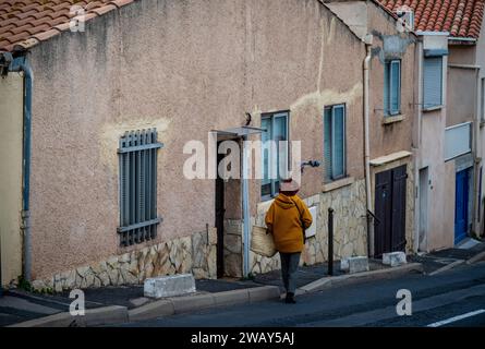 Straße in Sète, einer großen Hafenstadt in der südöstlichen französischen Region von Occitanie, Frankreich Stockfoto