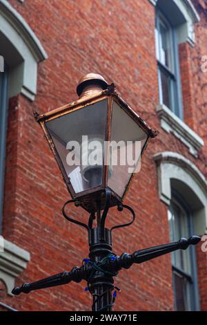 Antike Straßenlaterne am Bastion Square Victoria British Columbia Kanada Stockfoto