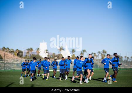 Benidorm, Spanien. Januar 2024. Die Spieler von Genk wurden während einer Trainingseinheit im Wintertrainingslager der belgischen Fußballmannschaft KRC Genk in Benidorm, Spanien, am Sonntag, den 7. Januar 2024, dargestellt. BELGA FOTO JASPER JACOBS Credit: Belga News Agency/Alamy Live News Stockfoto