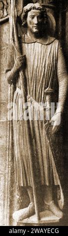 Kathedrale von Chartres, Frankreich im Jahr 1947 - Eine Statue des Heiligen Theodore von der Südterrasse. - Cathédrale de Chartres, France en 1947 - Une Statue de Saint Théodore depuis le porche sud. - Stockfoto