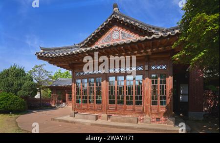 Beak Inje House, ein traditionelles koreanisches Haus einer wohlhabenden Familie, Bukchon Village, Seoul, Südkorea Stockfoto
